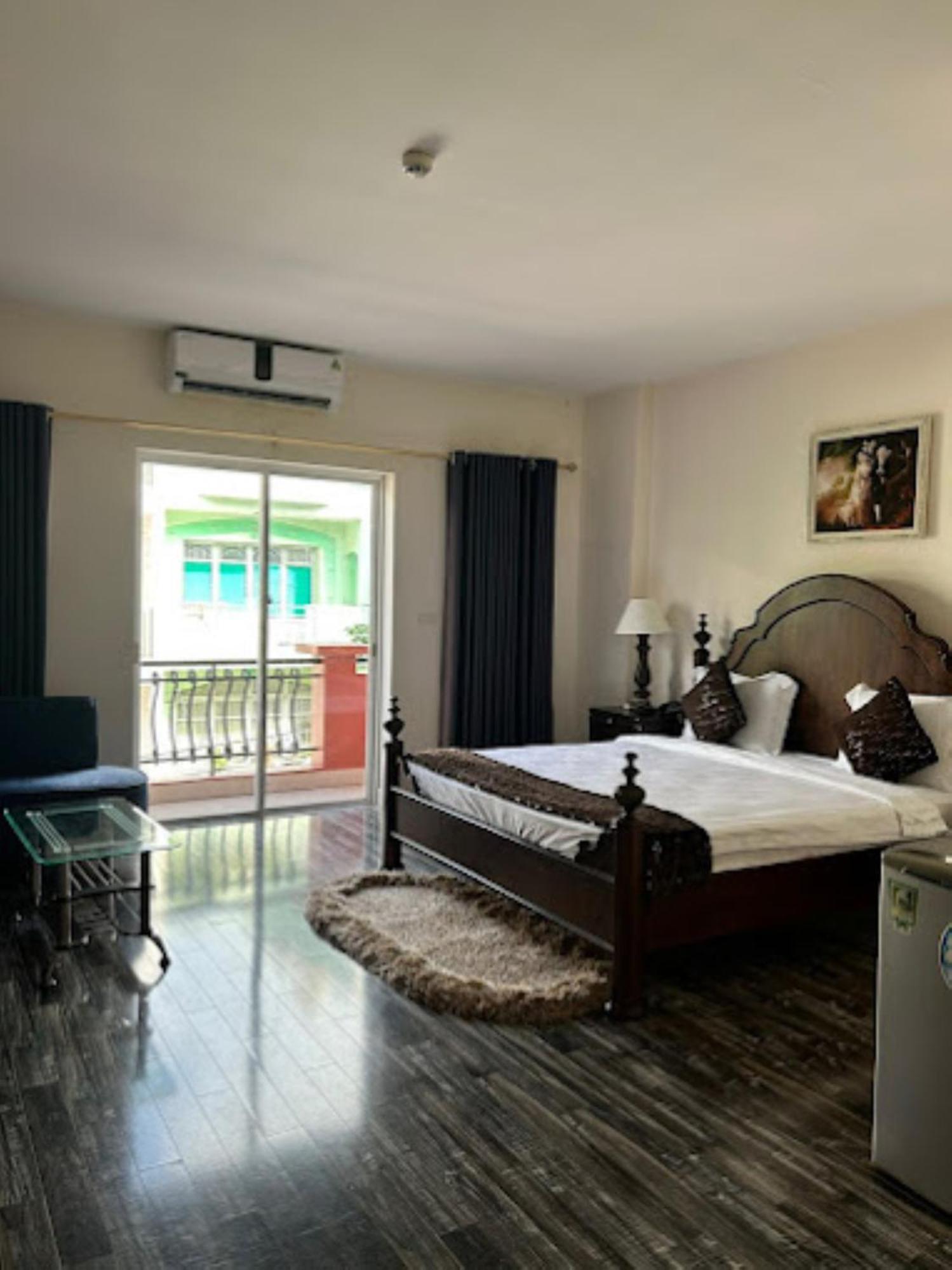 Hotel Hoang Le